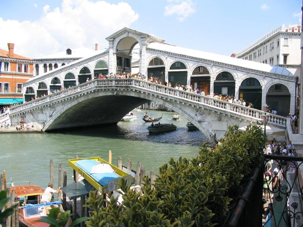 Hotel Rialto Venice Exterior photo